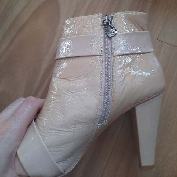 Alannah Hill beige bow boots 39 - Picture 8 of 10